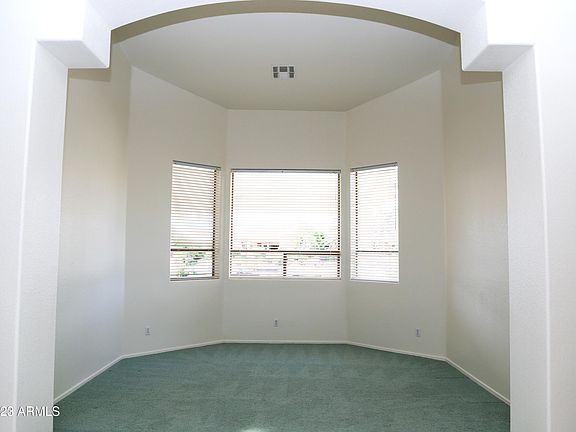 3rd image of 814 W Beechnut Drive