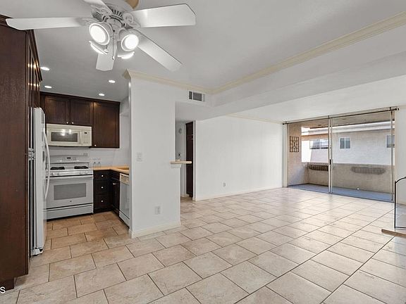 2nd image of 5325 Newcastle Ave Unit 126