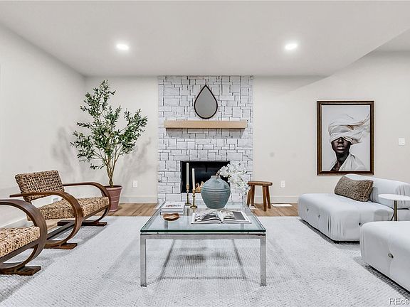 2nd image of 3091 S Holly Place