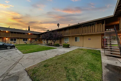 Sierra Court Apartments Photo 1
