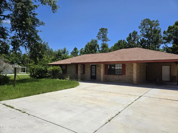 530 Easterbrook St, Bay Saint Louis, MS 39520