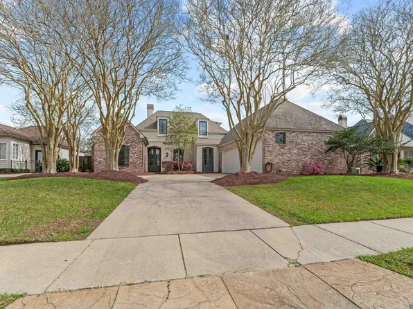 1424 Saint Albans Dr, Baton Rouge, LA 70810