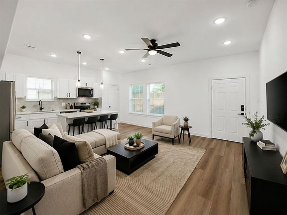 4th image of 8021 Birmingham St #B