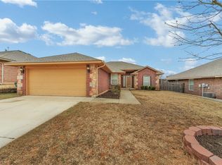 10809 Turtlewood Dr, Midwest City, OK 73130