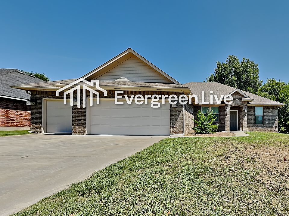 1st image of 303 NE 18th St