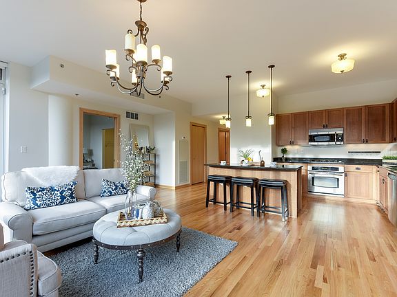 4th image of 215 10th Ave S Unit 325