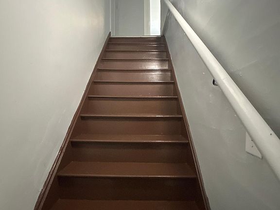 2nd image of 2349 E 5th St #2349