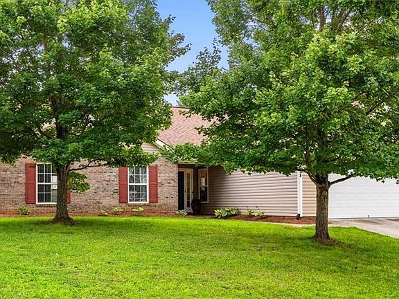 3rd image of 705 Eagle Point Dr