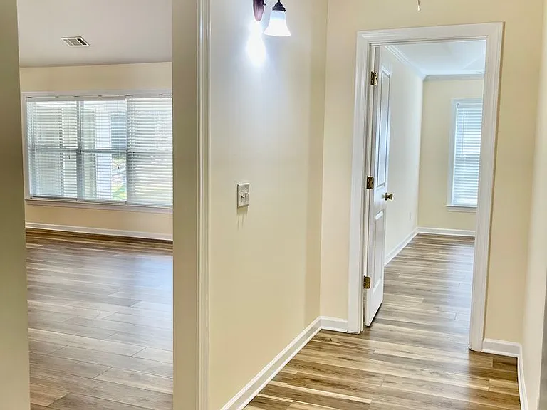 373 Southgate Dr — Photo 14