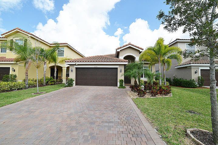 Home For Sale In Canyon Trails