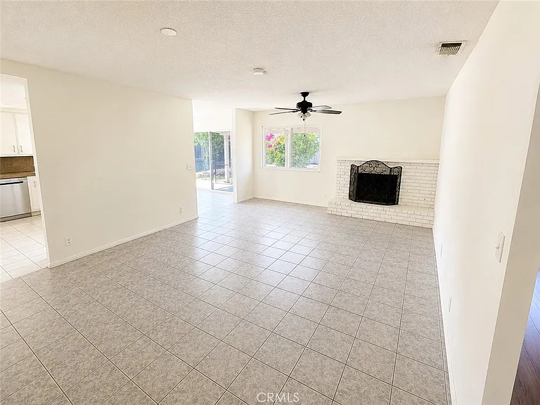 8609 Marlene St — Photo 5