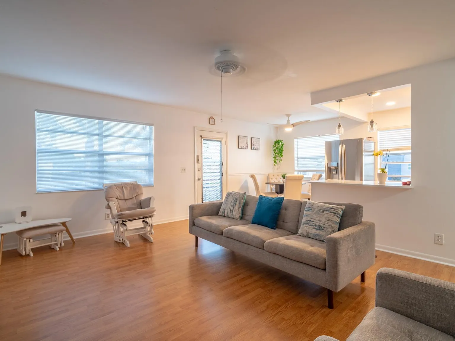 2 bed, 2.0 bath, 907 sqft, $2,050 — Photo 4