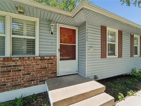 4th image of 3922 S Harbaugh Dr