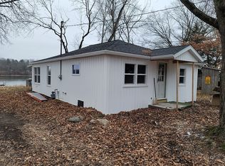 18881 Riverview Dr, Three Rivers, MI 49093