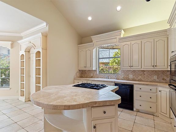 4th image of 2909 NW 160th St
