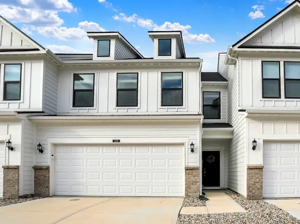 3266 Morab Dr, Zionsville, IN 46077
