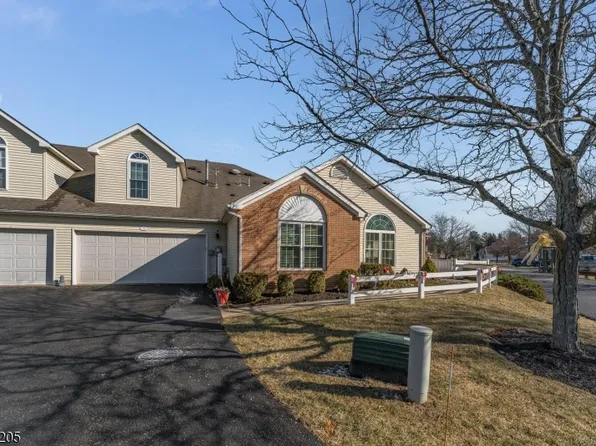 121 Chandler Ct, Hillsborough Twp., NJ 08844