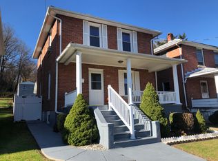 229 Roxbury St, Clifton Forge, VA 24422