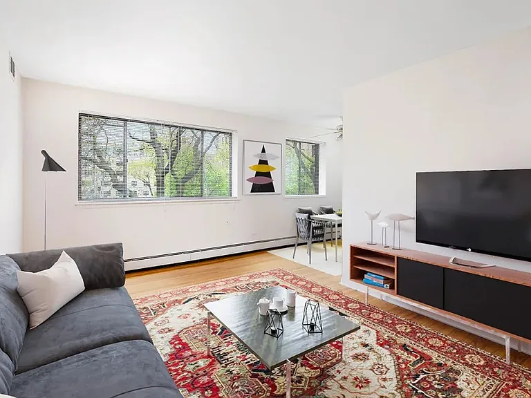 455 W. Wellington — Photo 2