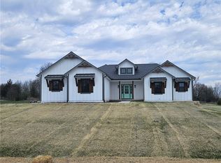 16622 Orchard Rd, Basehor, KS 66007