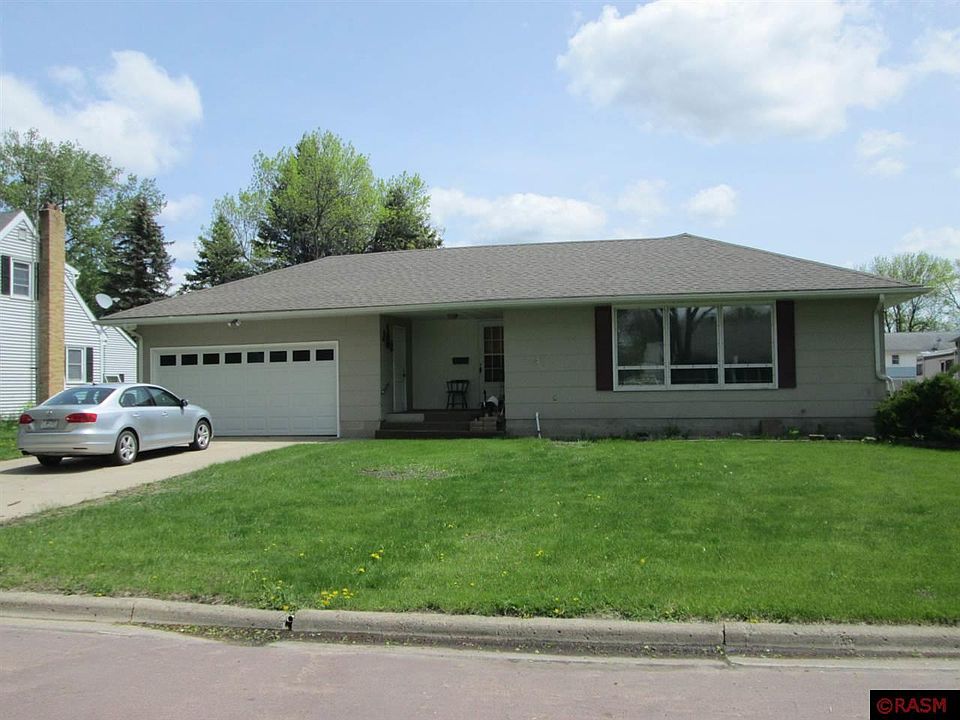 1st image of 1032 8th St N