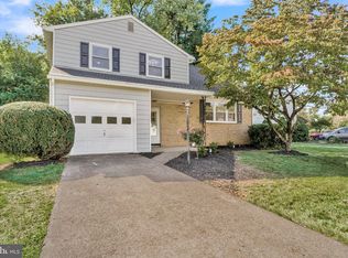 6054 Edward Dr, Mechanicsburg, PA 17050