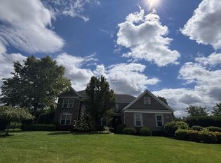 2405 Wembley Ct, Gurnee, IL 60031