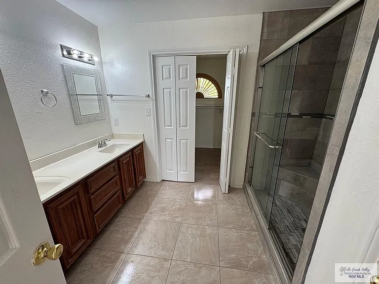 3433 Burgundy Dr — Photo 20