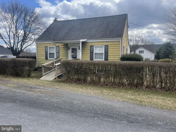 77 Frankford Ave, Tamaqua, PA 18252