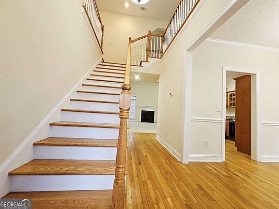 3rd image of 122 High Ridge Dr