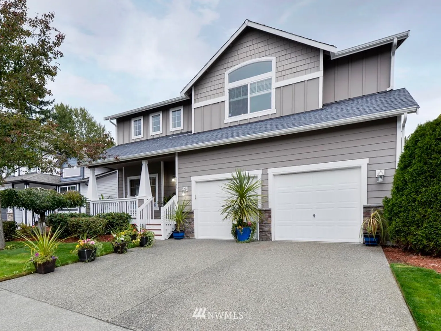 5 bed, 3.5 bath, 2409 sqft, $4,440 — Photo 1