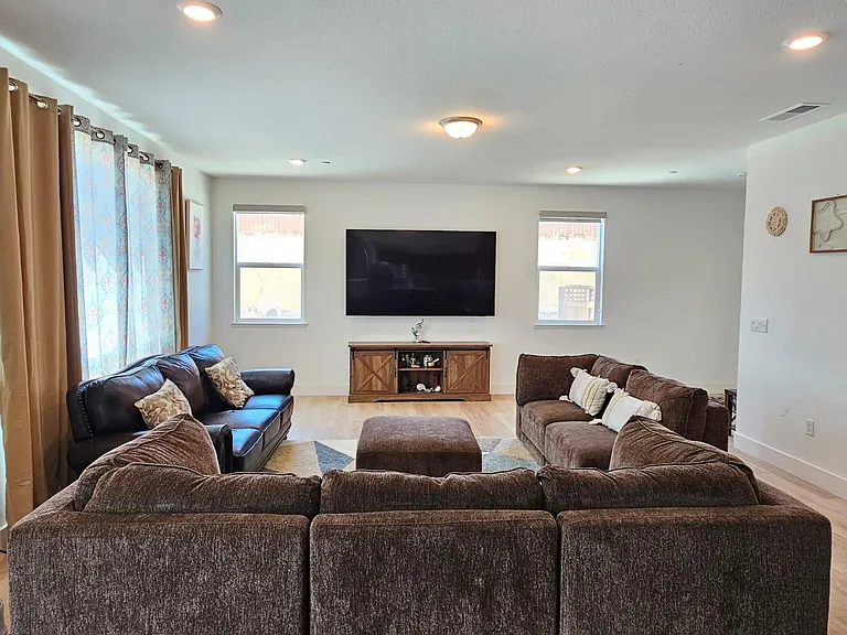 17584 Capricorn Ct — Photo 9