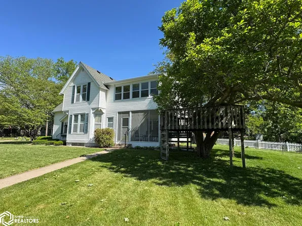 2040 Highland Ave, Burlington, IA 52601