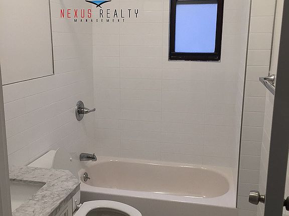 5th image of 4525 40th St APT 2R