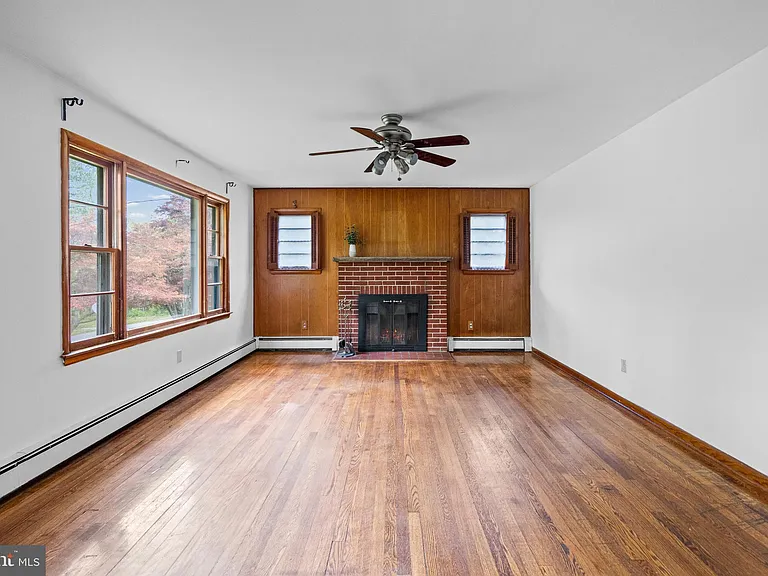 16811 Ridge Rd — Photo 3