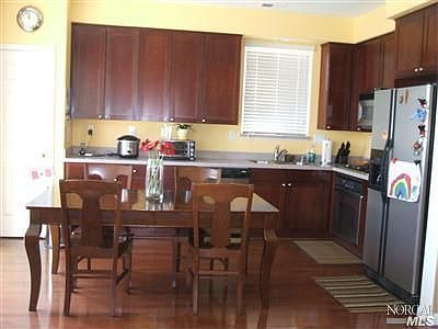 3rd image of 560 Chianti Ct