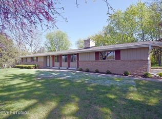 21026 N Elizabeth Rd, Barrington, IL 60010