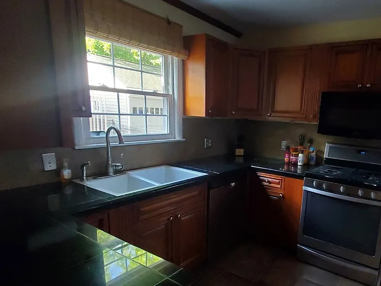 148 Richards Rd — Photo 10
