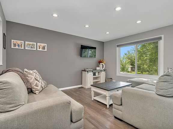 2nd image of 20541 S Graceland Ln