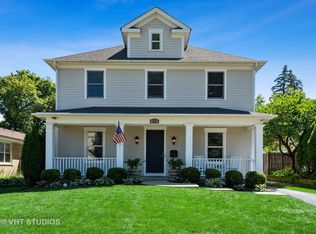 205 Coolidge Ave, Barrington, IL 60010