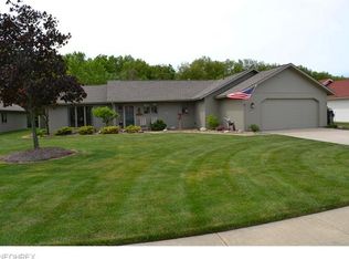 8738 Gatewood Dr, North Ridgeville, OH 44039