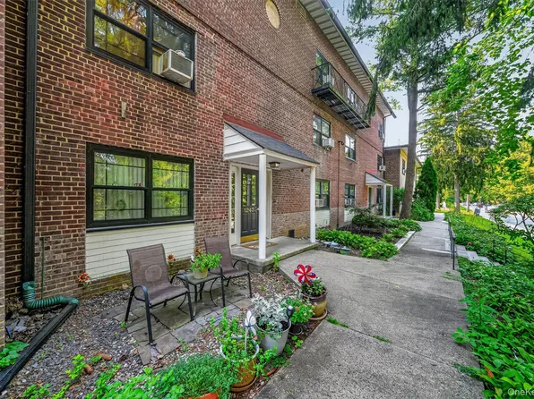 1243 California Road #2R, Eastchester, NY 10709