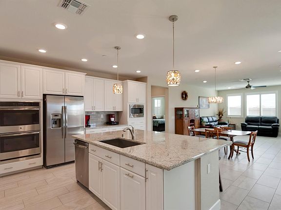 3rd image of 5014 Sycamore Canyon Dr