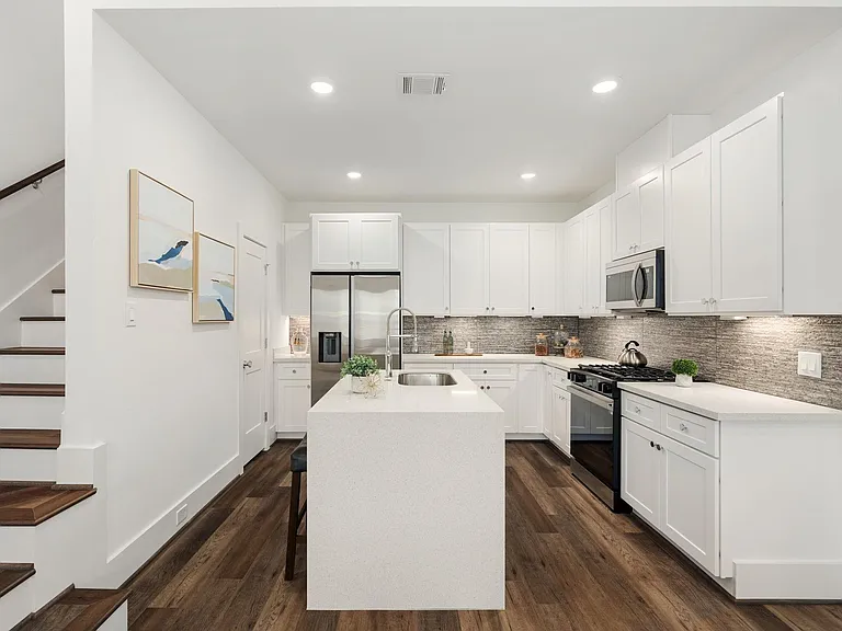 7504 Carver Rd #B — Photo 8