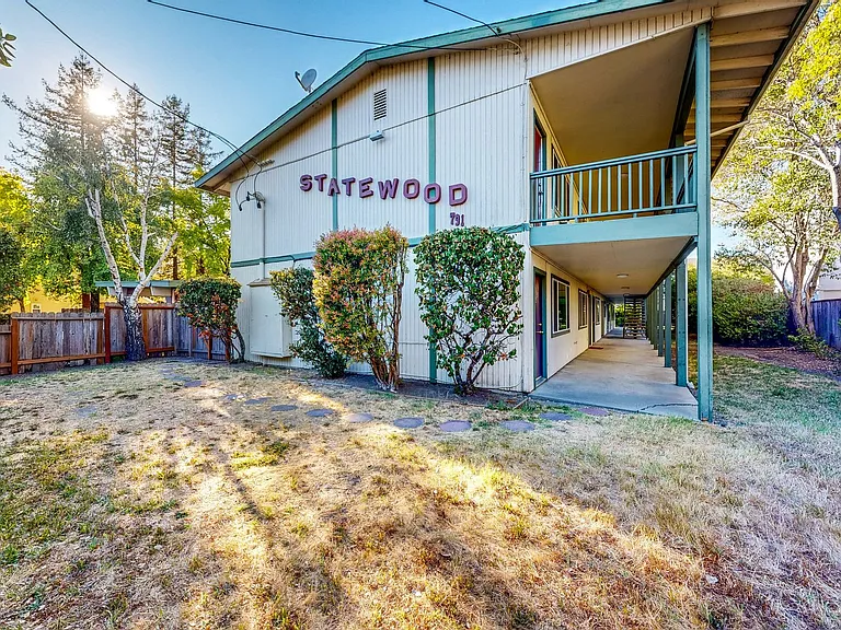 791 E Cotati Ave — Photo 26
