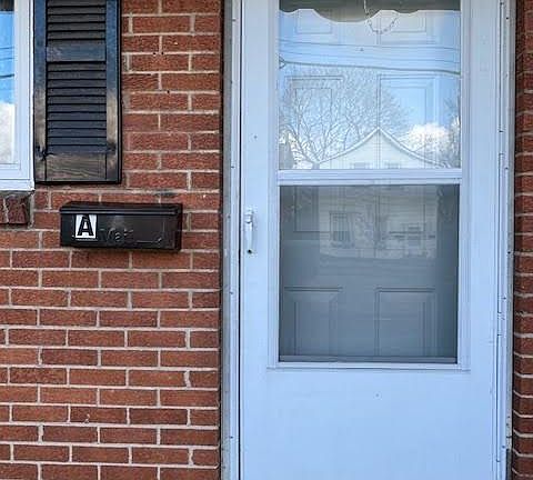 3rd image of 246 Oak St