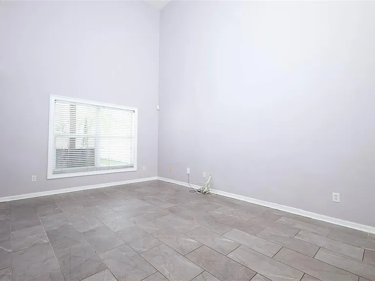 15219 Starleigh Rd — Photo 5
