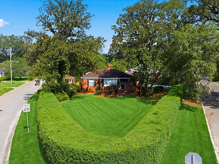 1674 Parrish Pl — Photo 5