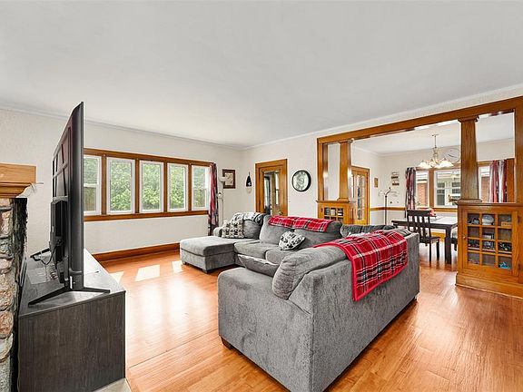 4th image of 416 W 4th Street