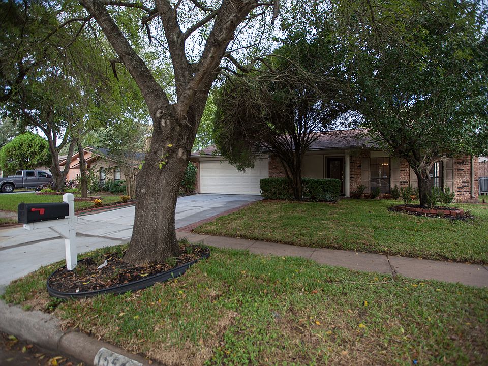 1st image of 15542 Camino Del Sol Dr